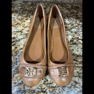Tory Burch camel colored cushioned ballet flats